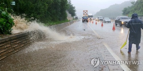 강원 371.5㎜ 폭우에 이재민 속출…최대 500㎜ 추가 피해 우려