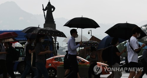 광복절에도 이어지는 장맛비…전국 대부분 폭염특보