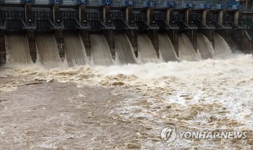 "터지고 쏟아지고" 500㎜ '물폭탄' 머금은 강원 추가 피해 속출