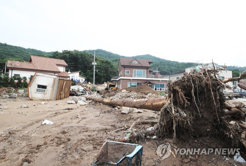 폭우 피해 '눈덩이'…이재민 1천587명·시설피해 4천281건