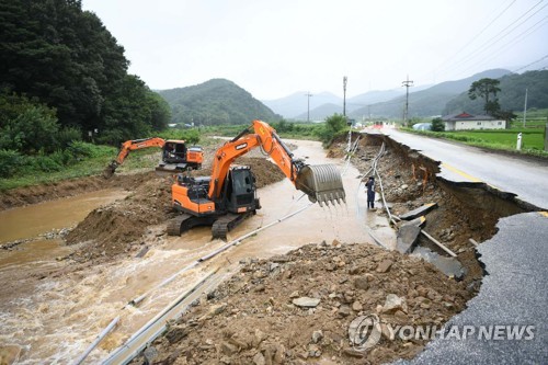 진영 행안장관, 충남 호우피해 현장 점검…"조기 수습에 총력"