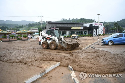 충남 수해 응급 복구·실종자 수색 총력…무더위 이중고(종합)