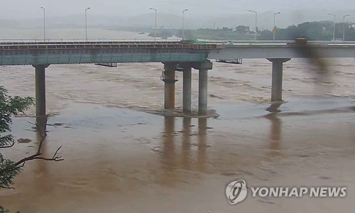 임진강 비룡대교 일대 홍수주의보→홍수경보 상향(종합)