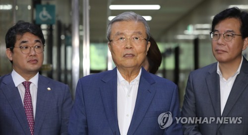 김종인 "소수당 저항 한계…무력해 보여도 토의만이 방법"