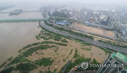 9년만에 한강대교 홍수주의보 발령…수위 8.5ｍ 육박(종합2보)