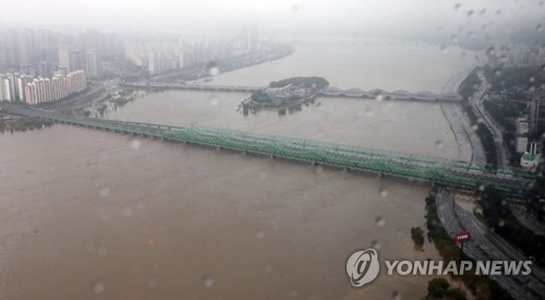 9년만에 한강대교 홍수주의보 발령…수위 8.5ｍ 육박(종합2보)