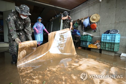 일주일 장마에 이재민 2천500명…시설피해 6천162건 달해