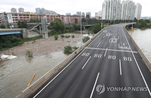 서울 주요도로 통제에 퇴근길도 정체…"대중교통 이용하세요"