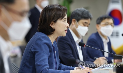 유은혜, 학생·교사와 포스트코로나 대화…원격수업 경험 공유