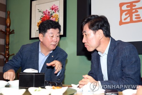 박재호·하태경 부산시당위원장 첫 회동…지역발전 약속