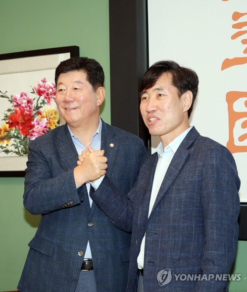 박재호·하태경 부산시당위원장 첫 회동…지역발전 약속