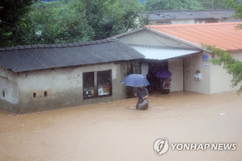 "순식간에 허벅지까지 물 차올라" 광주 시민들 망연자실