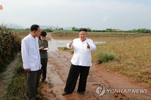 김정은, 홍수·코로나에 유례없는 신속 대응…'민심잡기' 총력