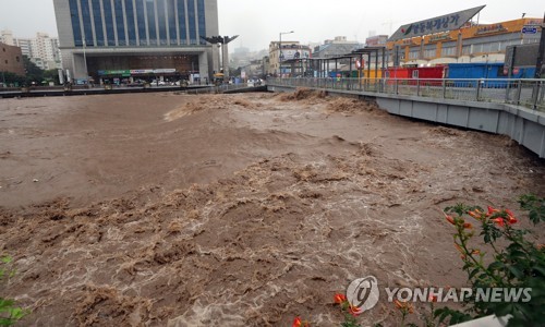 "순식간에 허벅지까지 물 차올라" 광주 시민들 망연자실