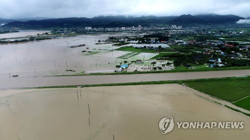 구례 요양병원 1층 침수돼 300여명 고립…구조 중