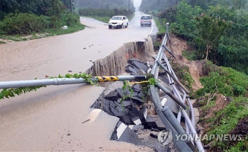 "비 그쳤지만"…전북 지하차도·도로 35곳 통제 지속