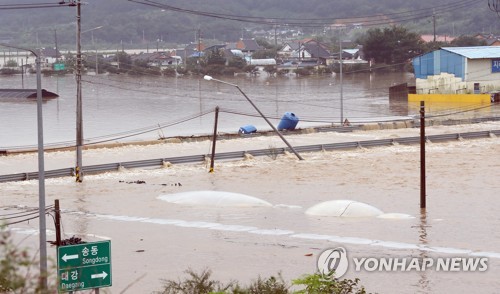 "사상 최악 물난리" 섬진강댐 과다 방류 책임 공방 격화(종합)