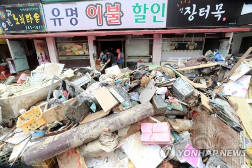 수마 할퀸 전국 곳곳 처참한 참상…태풍 '장미'까지 덮친다(종합)