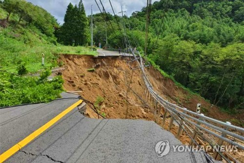 "비 그쳤지만"…전북 지하차도·도로 35곳 통제 지속
