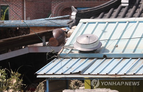 [르포] 진흙투성이 집에 '망연자실'…"솥단지가 어찌 지붕에"(종합)