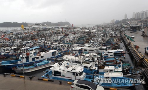 '비 그친' 전북…바닷길 재개되고 도로 통행도 속속 재개(종합)