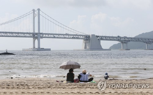 전국 해수욕장 방문객 작년의 35% 수준…코로나19·긴 장마 탓