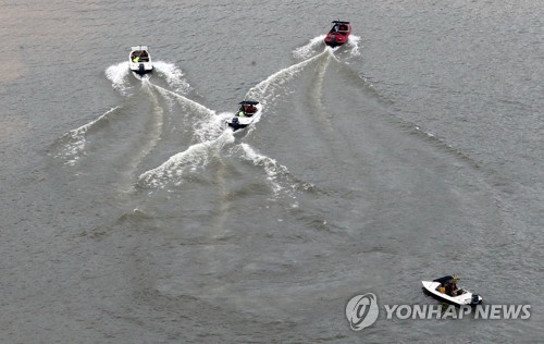 "애타지만 포기하지 않아" 의암호 실종자 가족 열흘째 기다림