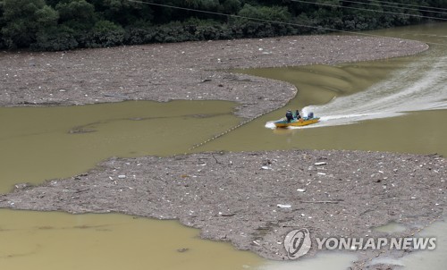 장맛비·폭우로 전북 광역상수원에 쓰레기 7천㎡ 유입