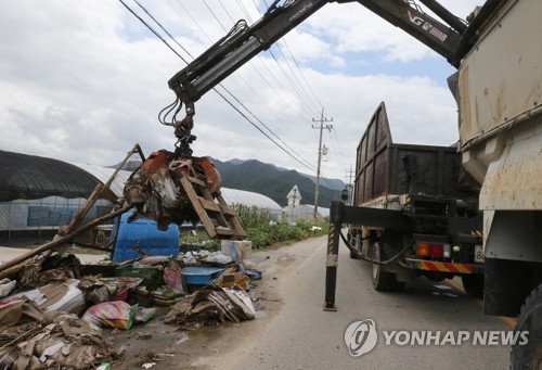 점차 활기 되찾는 남원 '수몰 마을'…하우스·양만장은 아직(종합)