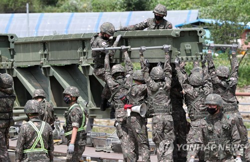 "한 해 농사 공치는 줄 알았는데…다리 놓아준 육군 고마워요"