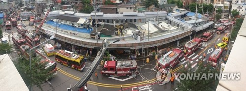 서울 용산구 후암시장 2층 반찬가게서 화재…인명피해 없어(종합)