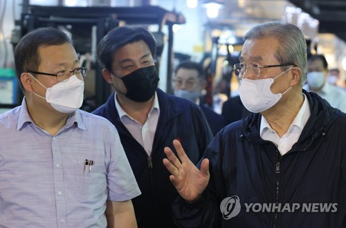 통합, 민심이반 촉각…김종인 "지지도는 숫자일 뿐"