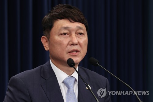 최재성, 미열 증상에 코로나 검사…이낙연 예방 취소