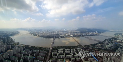 뒤늦게 찾아온 폭염…서울시 '무더위쉼터' 확대 운영