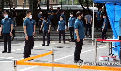 '광화문집회 투입' 경찰 4명 확진…9천500여명 전수조사