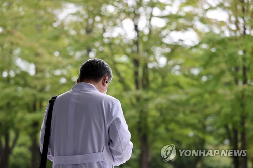 코로나 확산위기속 전공의 순차파업…"대란없지만 문제는 내주"