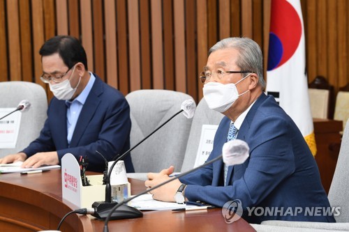 김종인 "정부·여당, 코로나 재확산에 당황해 정치쟁점화"