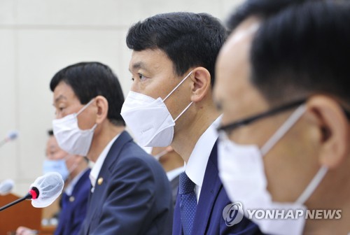 '전광훈 성토장' 된 행안위…與 "기독교 탈쓰고 방역방해"