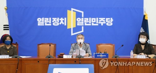 최강욱 "통합당, 극우에 기생하는 사람들 제명해야"