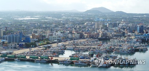 역대급 강풍 예보에 제주 긴장…어선 2천척 대피