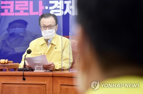 이해찬 "이대로면 관리 가능"…남인순 "수도권만 3단계 가야"