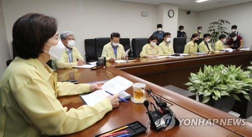 유은혜 "코로나 상황 엄중…필요 시 학생 안전 위해 선제 조처"(종합)