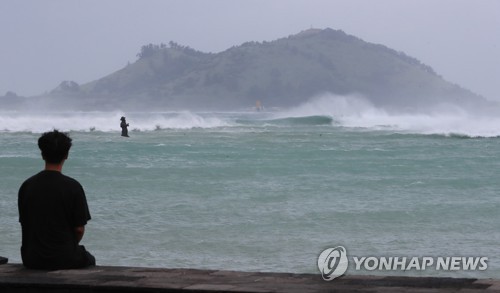 제주 육·해상 태풍경보 27일 0시 해제…강풍·풍랑특보 대치(종합)