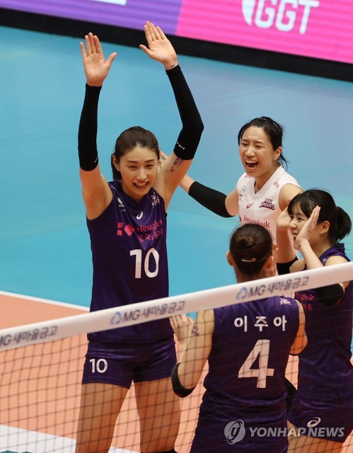 김연경 "관중 오시면 더 벅찰 것 같아…우승하려면 긴장감 있게"