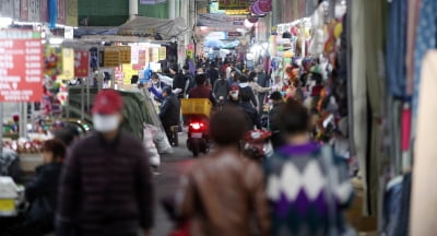 역대급 수해에 코로나 폭증까지…경기 반등 기대감 '와르르'