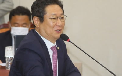 황희 "공산주의자도 공 있으면 국립묘지 안장해야 하나"