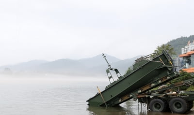 [속보] 경찰 "'의암댐 사고' 실종된 경찰정 내부 비어있는 듯"