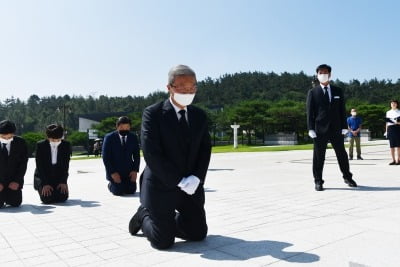 김종인 '무릎 사죄'에…민주당 "5·18 진상규명 앞장서라"