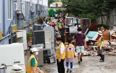 대전·충남 곳곳서 휴일잊은 수해 복구…"또 폭우내릴까 걱정"