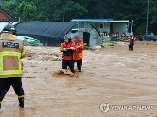 수도권·중부 폭우에 중앙재난안전대책본부 3단계 가동